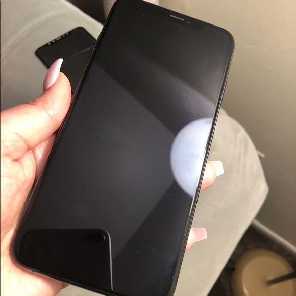 iPhone XS MAX - Picture 2 of 3